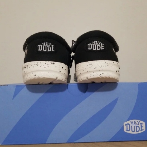 NEW! HEYDUDE Boys' Wally Stretch Slip-On Shoes - Picture 10 of 13